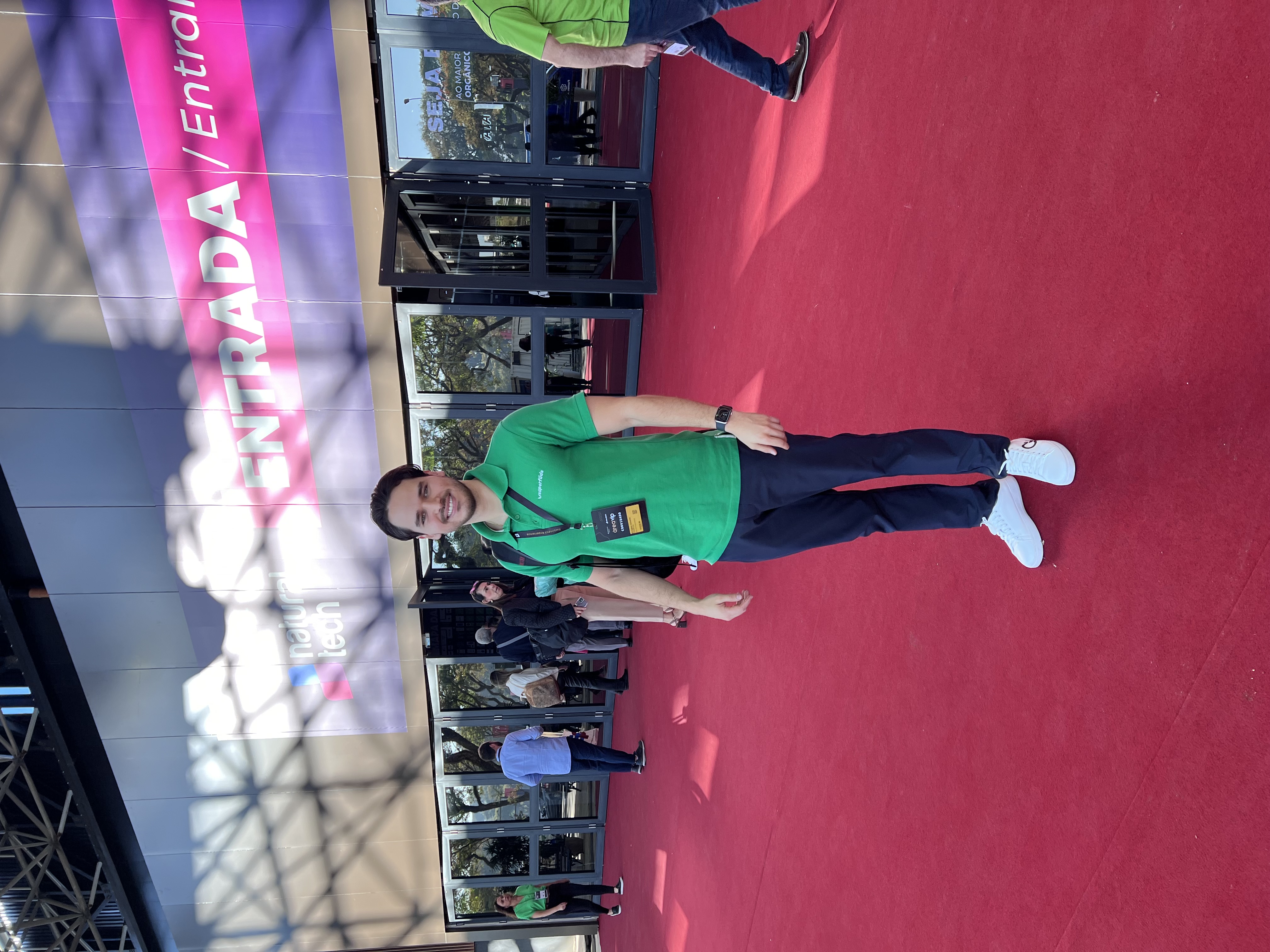 Esteban Hernández explorando referentes globales